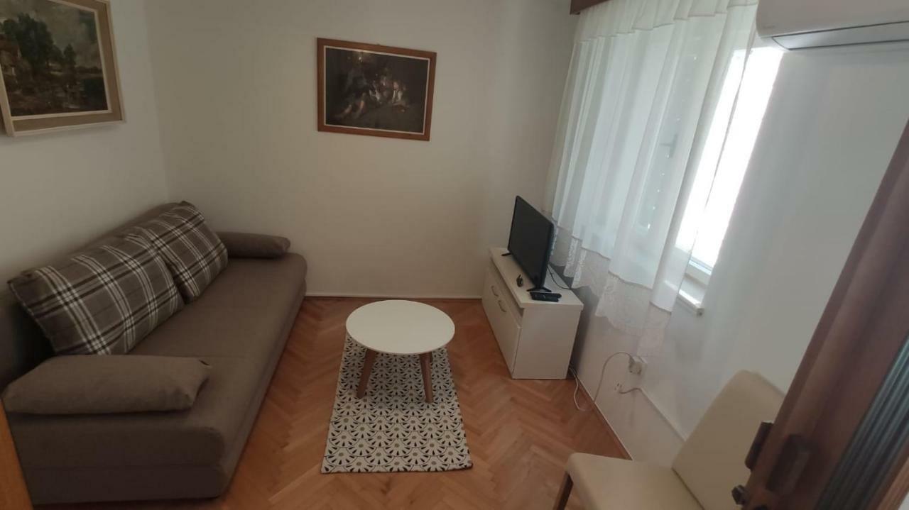 Apartman Lucijan Kaštela Zewnętrze zdjęcie
