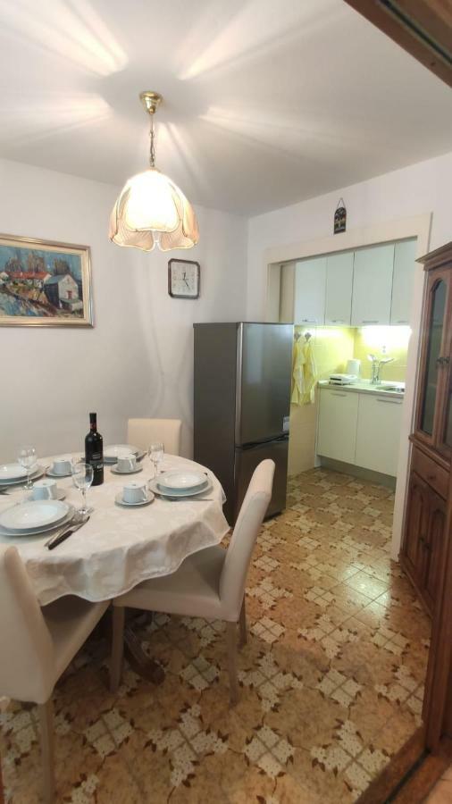Apartman Lucijan Kaštela Zewnętrze zdjęcie