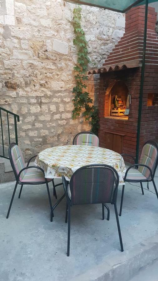 Apartman Lucijan Kaštela Zewnętrze zdjęcie
